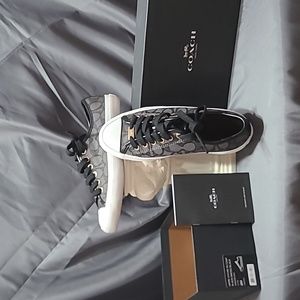 Womens size 6 black-smoke empire outline sneaker